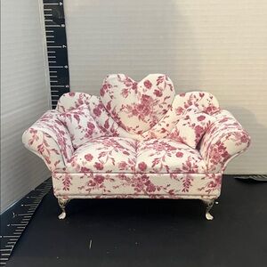 Charming Pink Floral Accent Pillow Sofa jewelry holder